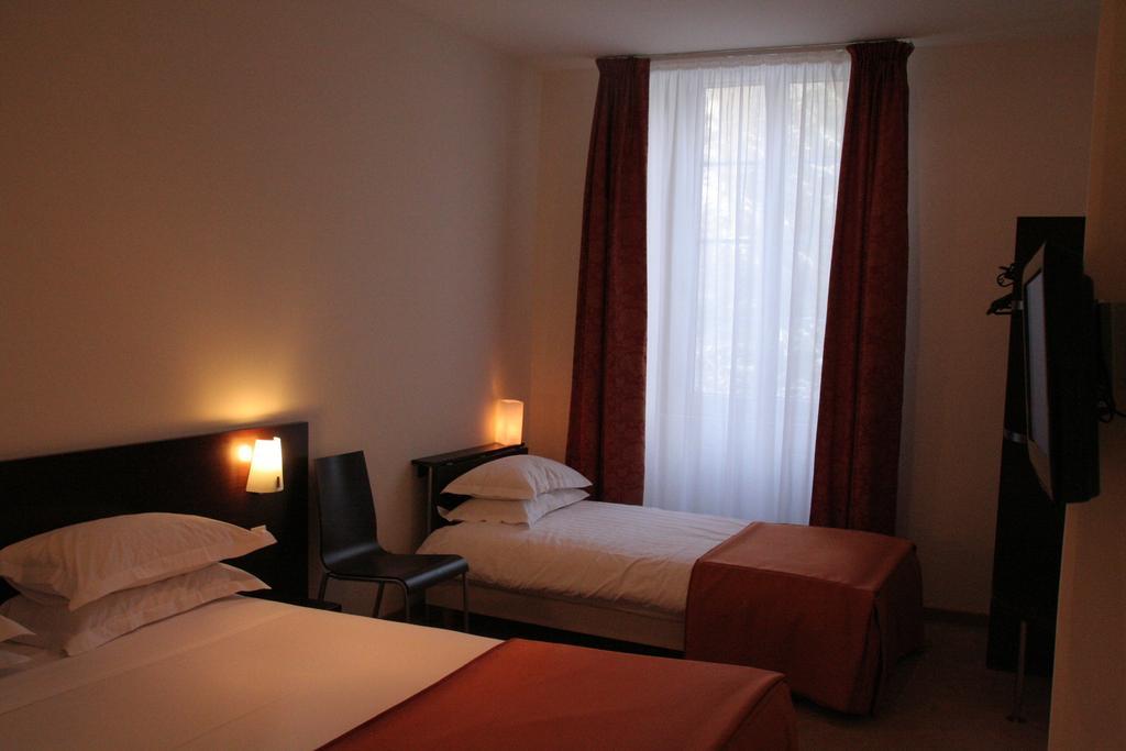 Hotel La Beauze Aubusson  Zimmer foto