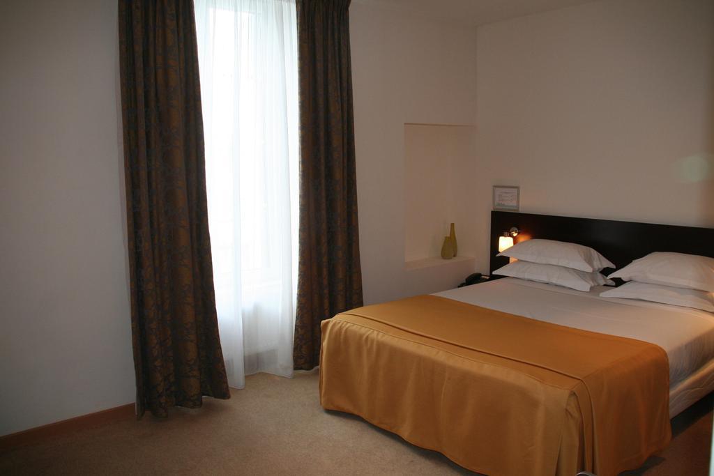 Hotel La Beauze Aubusson  Zimmer foto